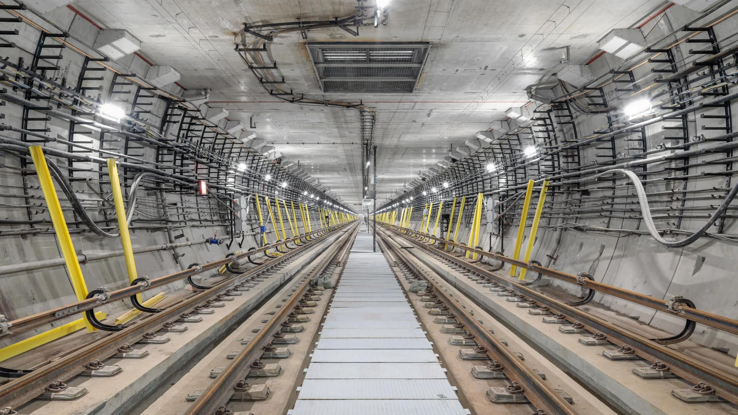 How to Monitor Radiating Cables in Critical Infrastructure — Teleproject
